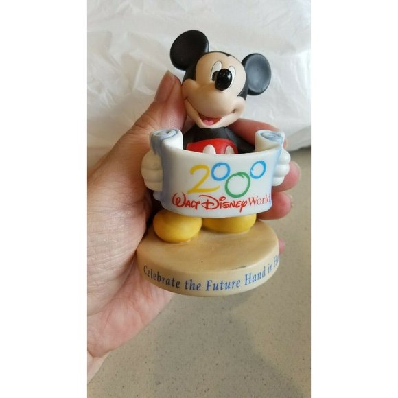 2000 Walt Disney World Celebrate the future hand in hand Mickey Mouse figurine - Picture 4 of 5